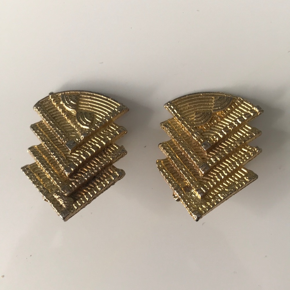 Gold vintage designed Earrings